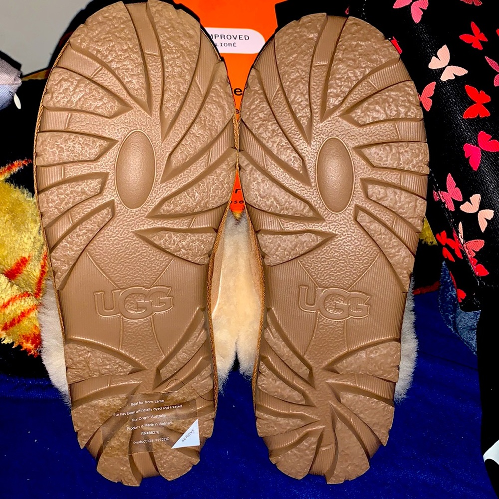 Ugg Coquette Slippers ☺️🧡 - Picture 4 of 7